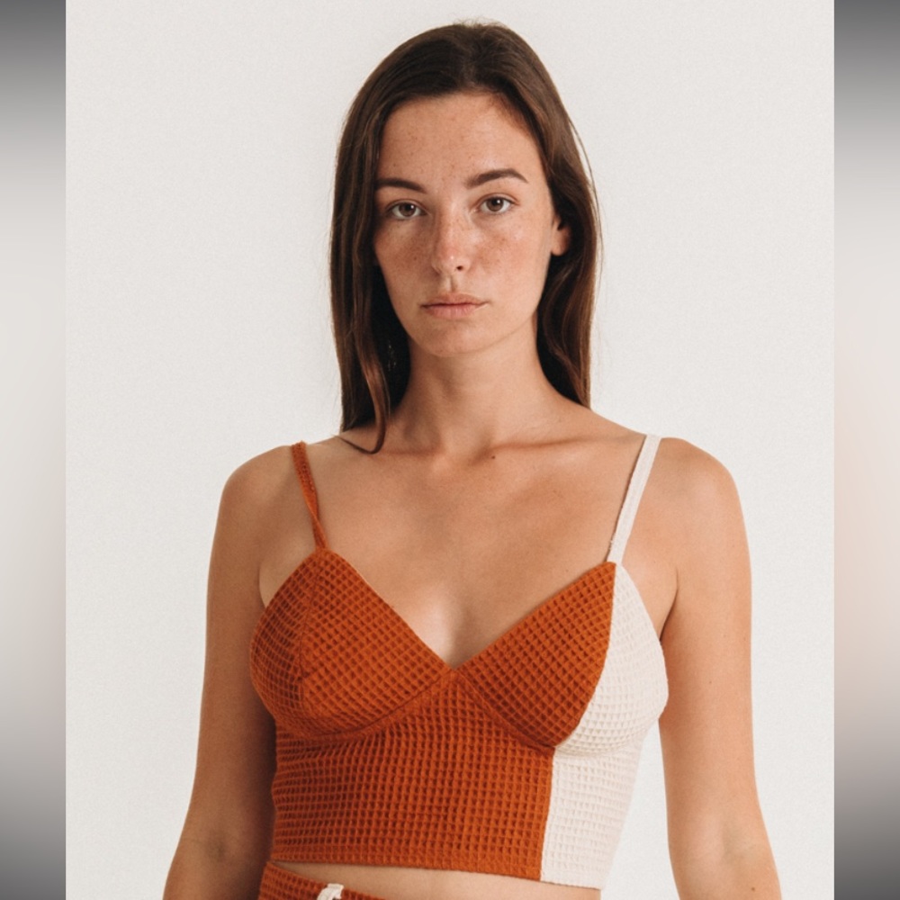 COPY - Aniela Parys Sea Waffle Top Two Tone
Size L
NWT
